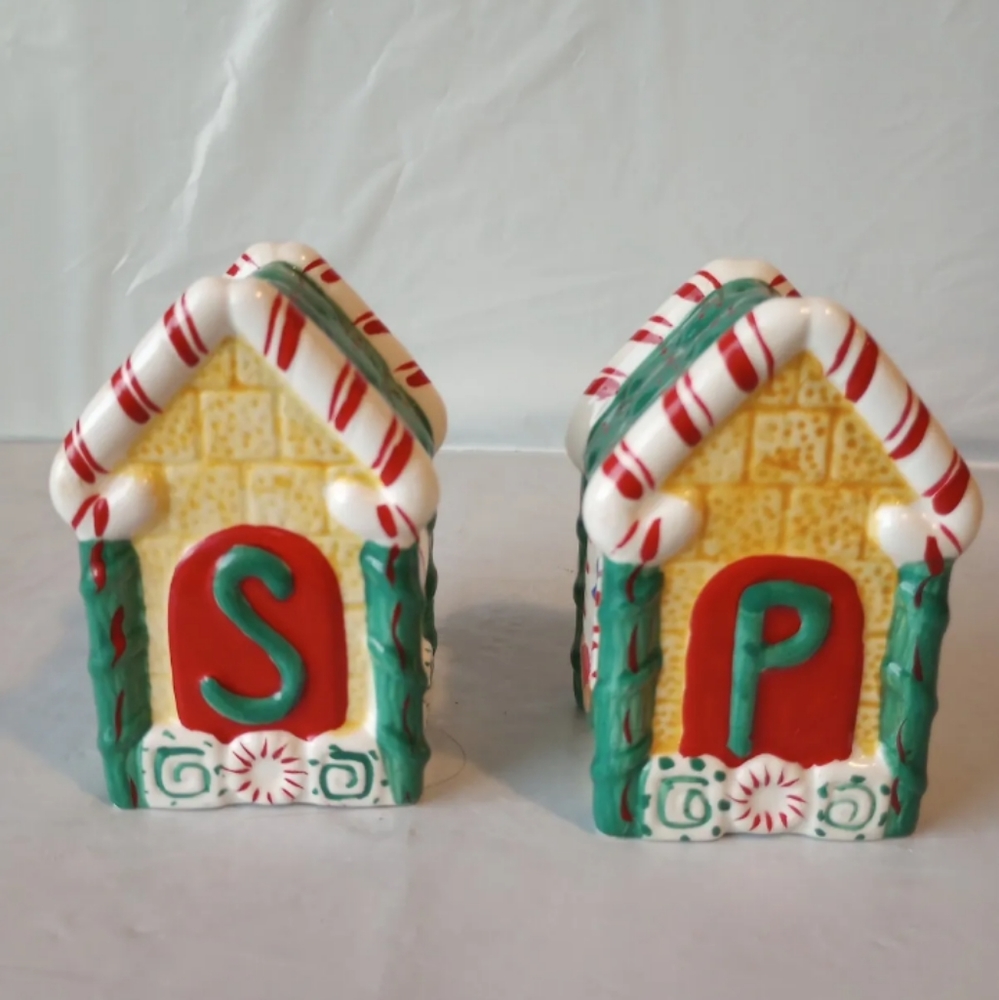 Gingerbread House Salt & Pepper Shakers Green/Peppermint Candy Ceramic Christmas
